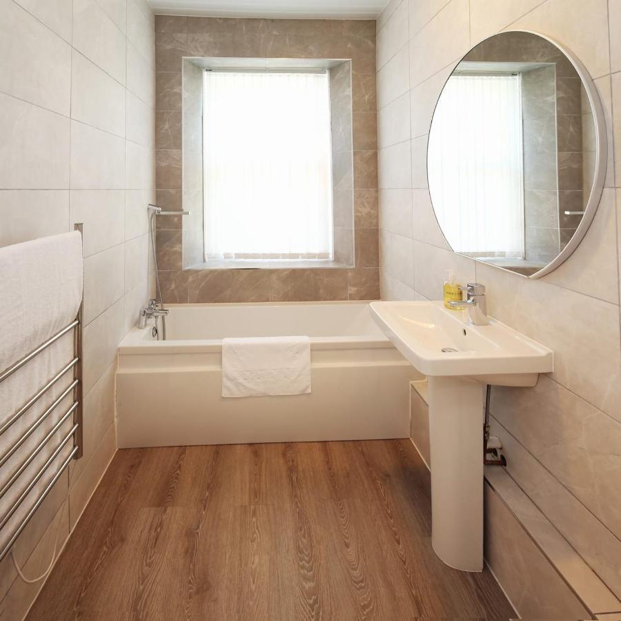 Torbay Rise Sea Side Villa With Family Facilities 토키 외부 사진