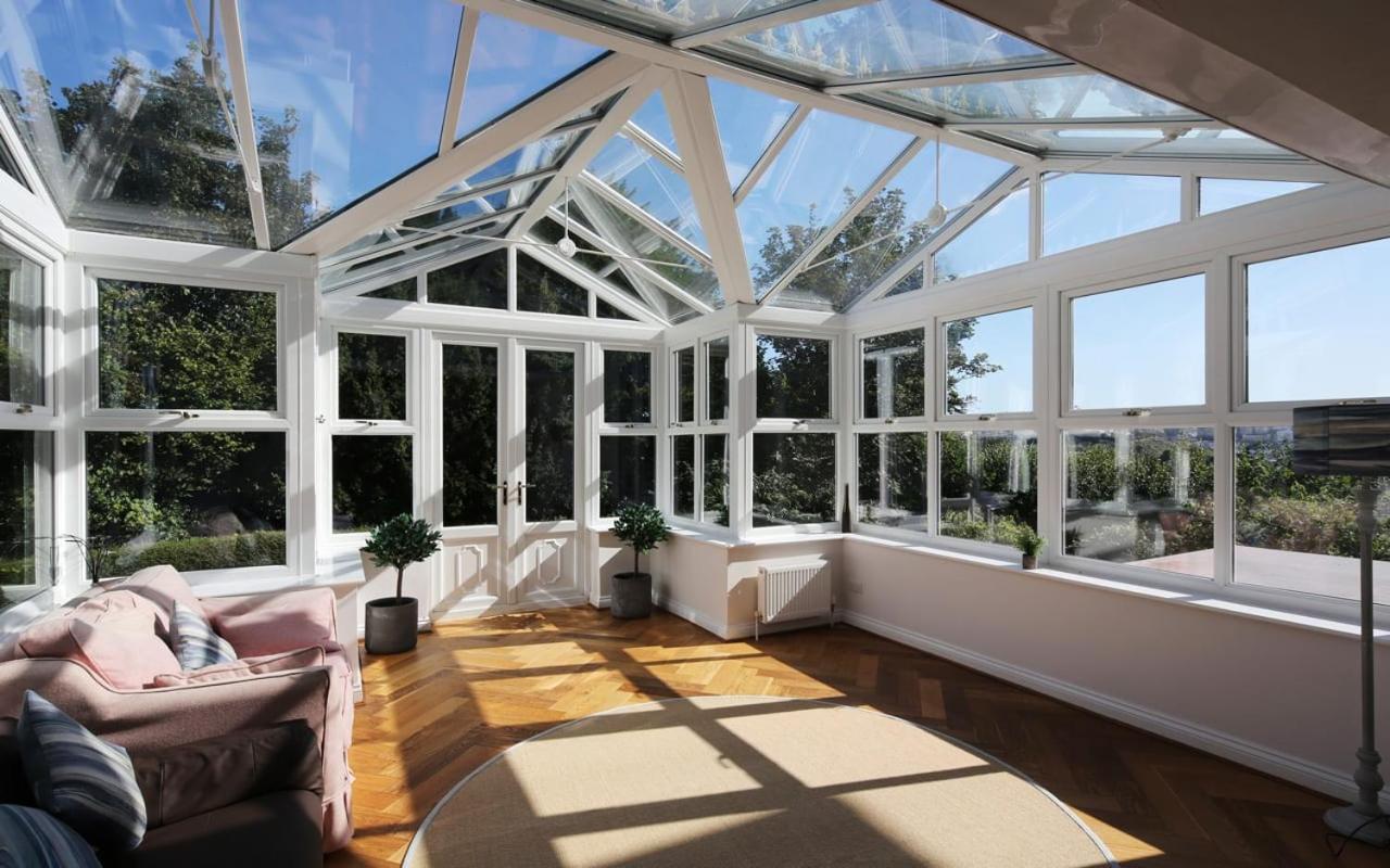 Torbay Rise Sea Side Villa With Family Facilities 토키 외부 사진