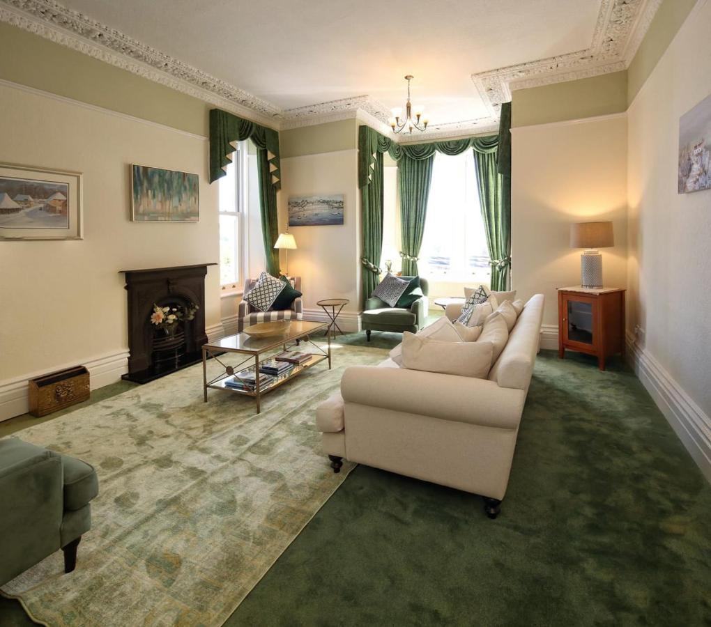 Torbay Rise Sea Side Villa With Family Facilities 토키 외부 사진
