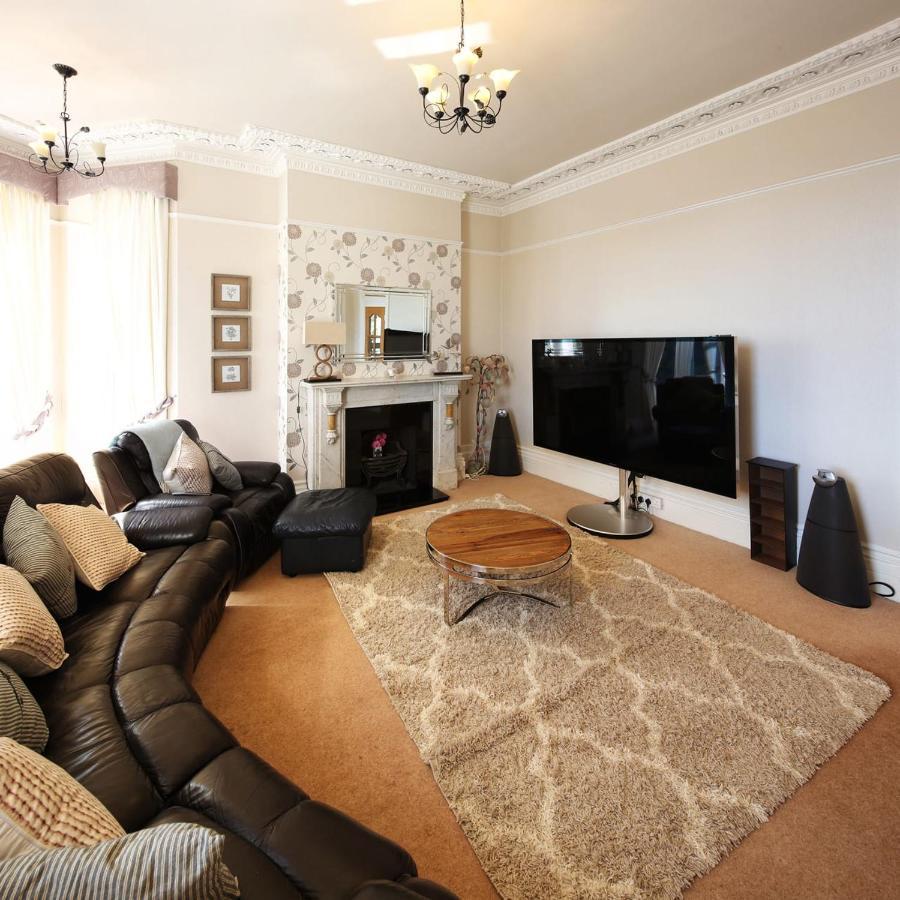 Torbay Rise Sea Side Villa With Family Facilities 토키 외부 사진